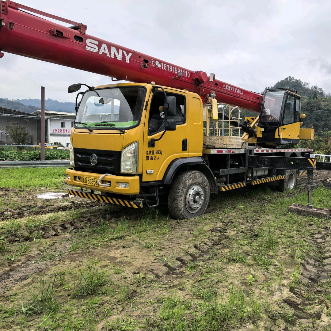 平利吊车出租，汽车救援