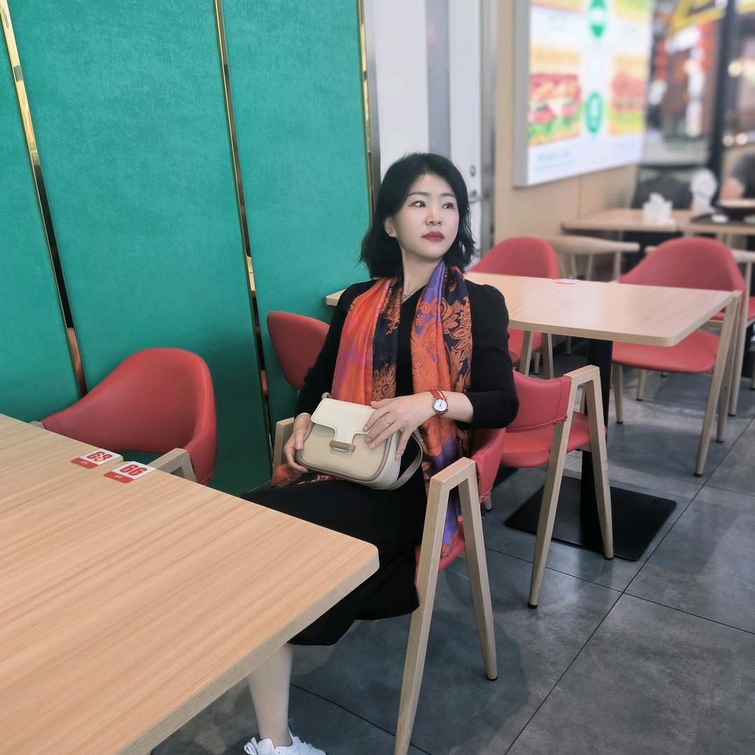 吴忠市利通区洁伊坊干洗店