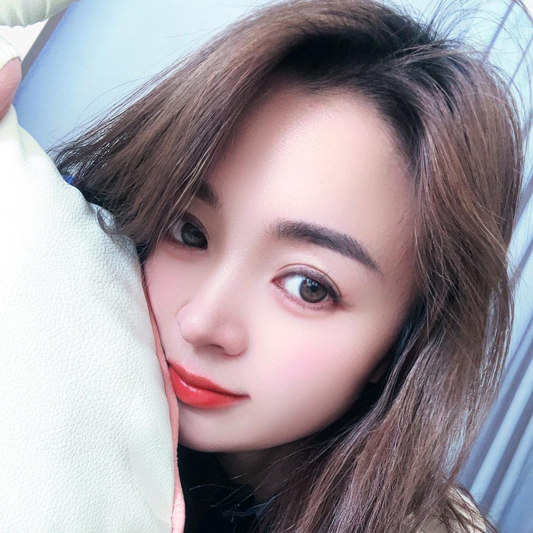 糖糖.