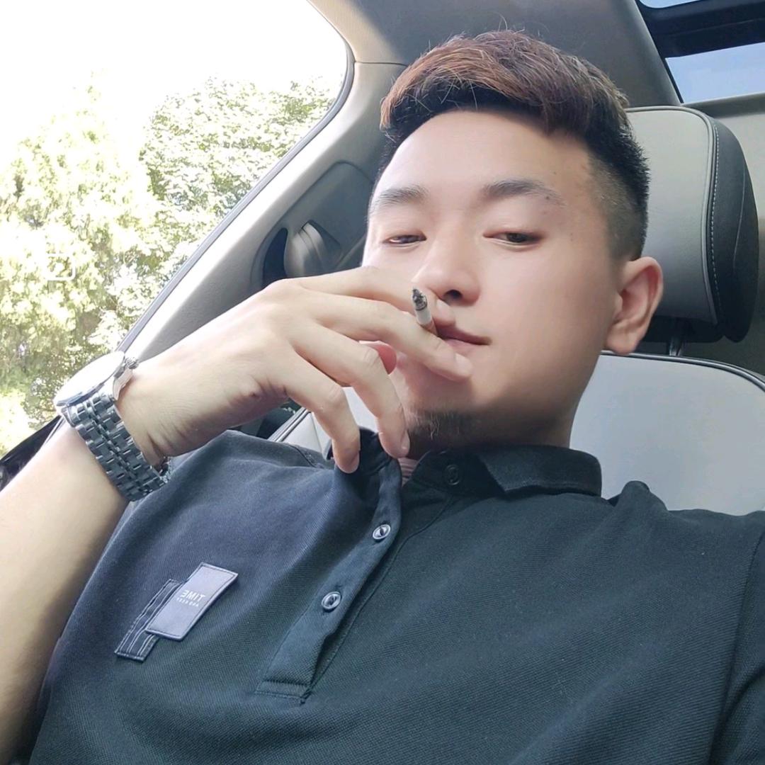 卖茅台的小袁