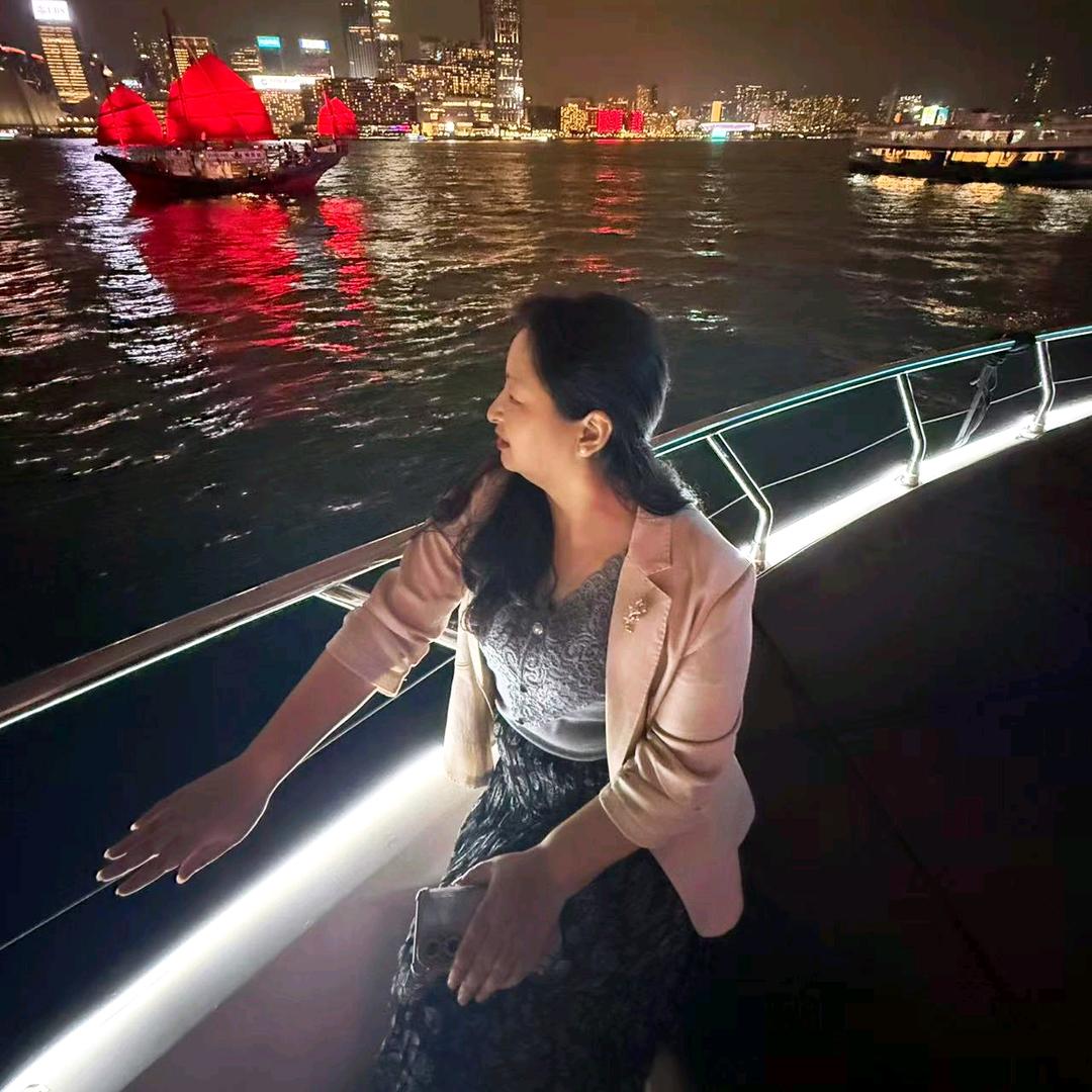 夜色小飞🐟