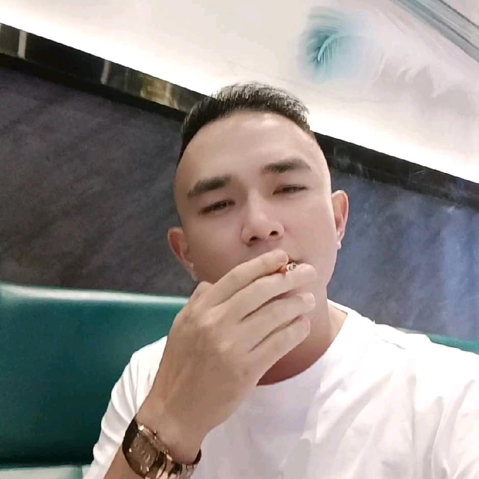 洪哥哥！！！！