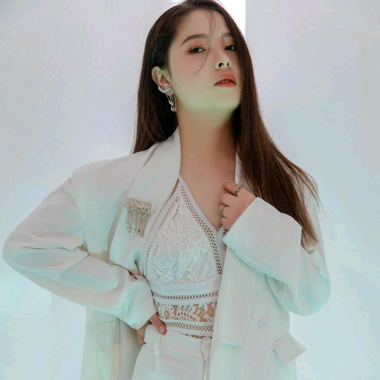 __𝐄𝐩𝐚𝐫