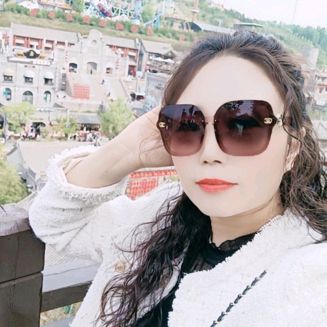 洪阳街服装店伟娟