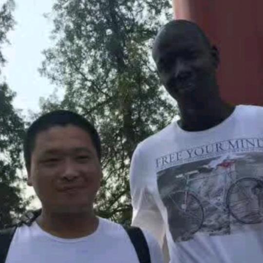 秋杰裁料店