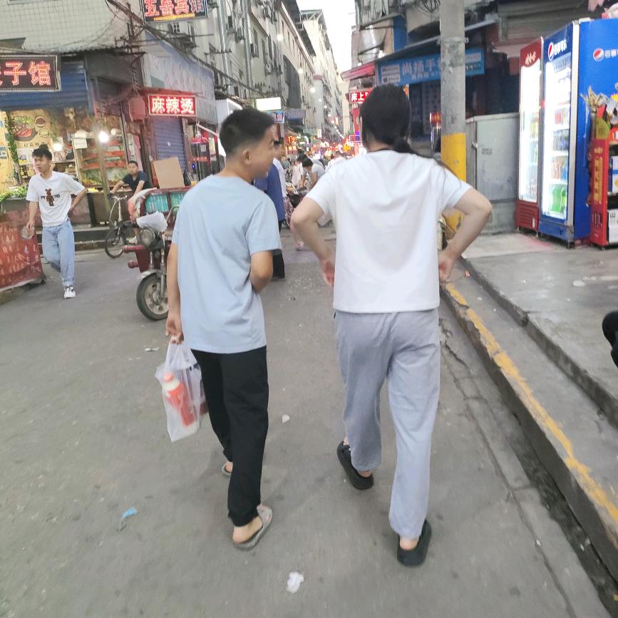少爷👨‍👩‍👧