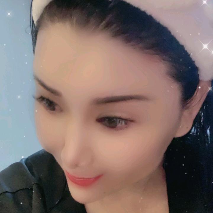 一人一枕一人睡，一人饮酒一人醉