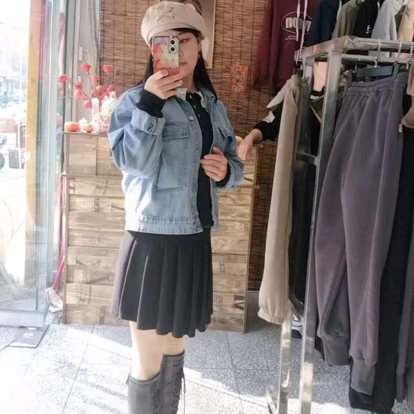 （新野涓涓足浴〉