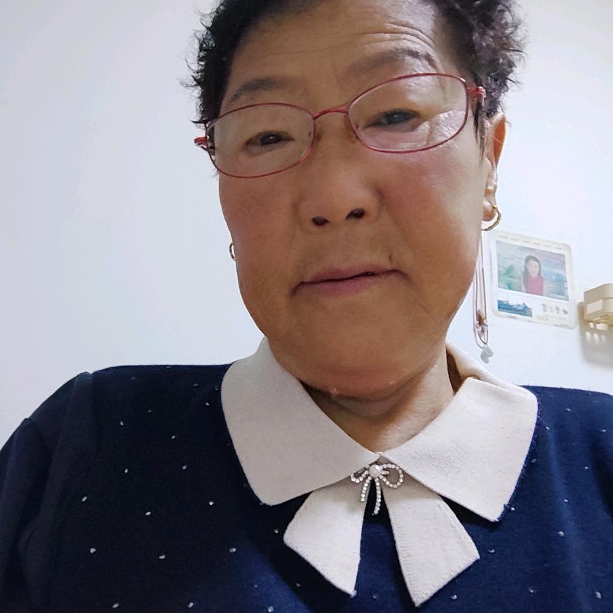 秋水依人