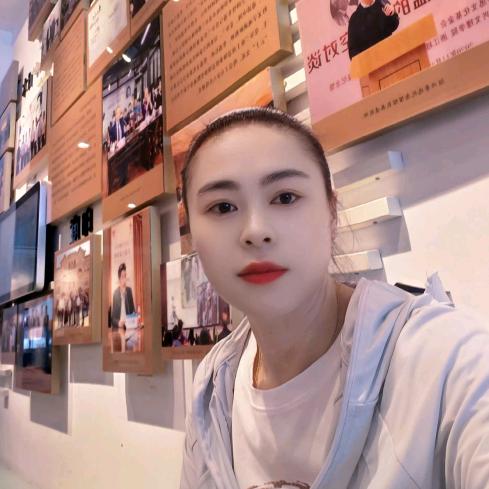 王美，晚上7点半开播