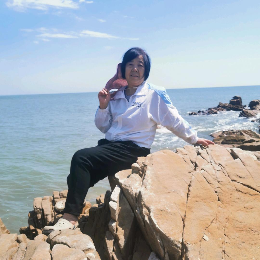 水出芙蓉