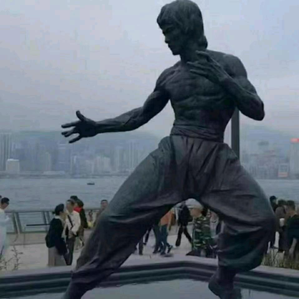 猛男