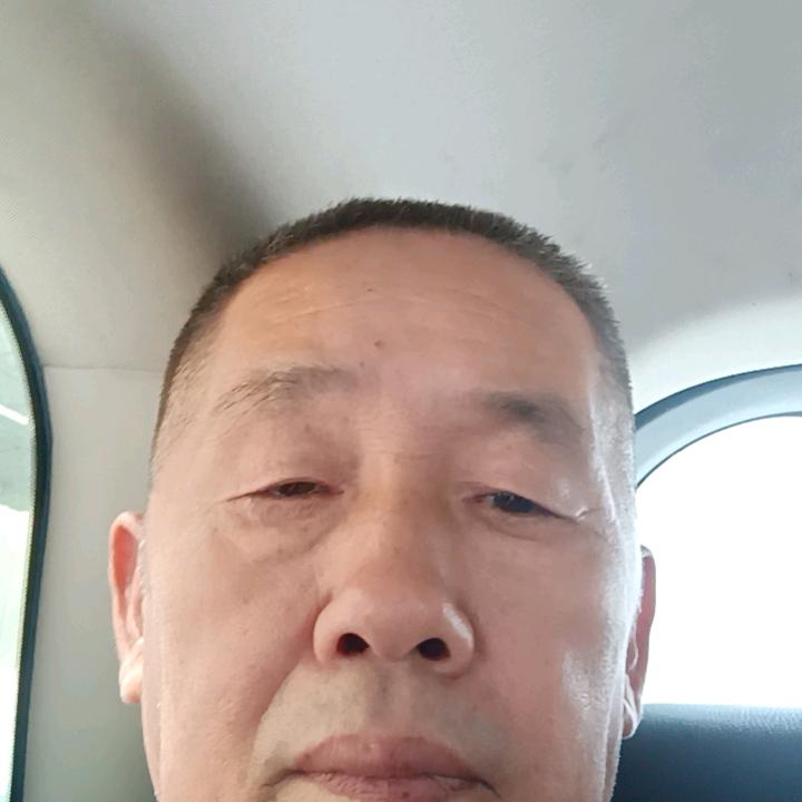 罗琪文