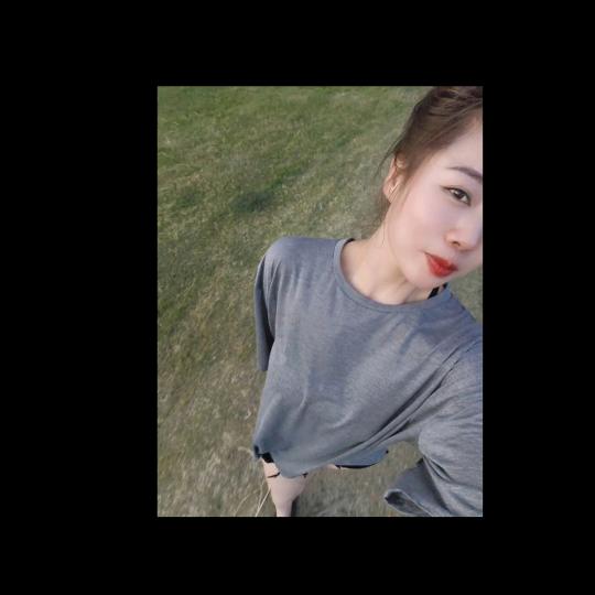 娜娜～爱听DJ🎶的任性小可爱
