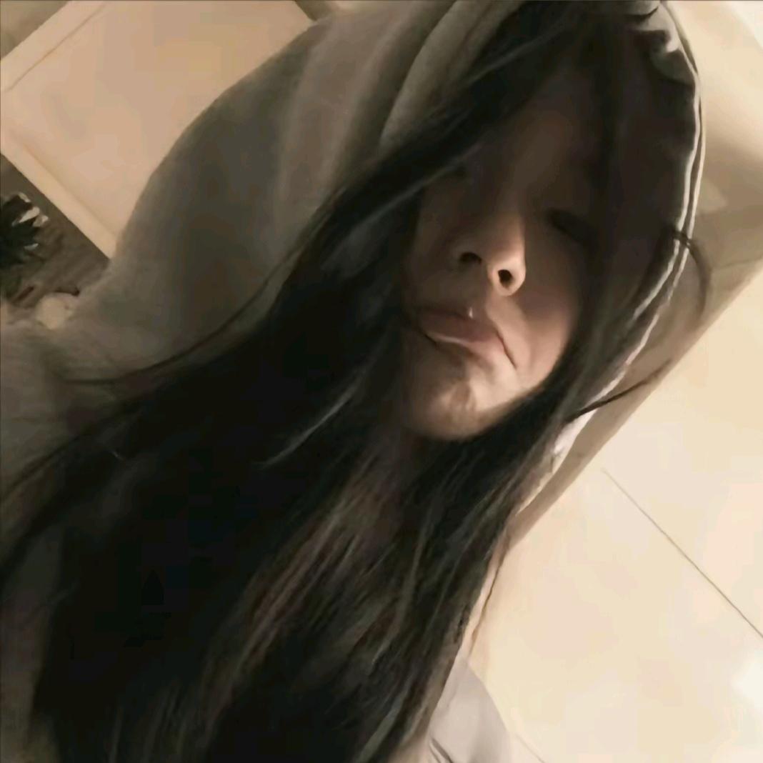 爱跳舞的小女孩。