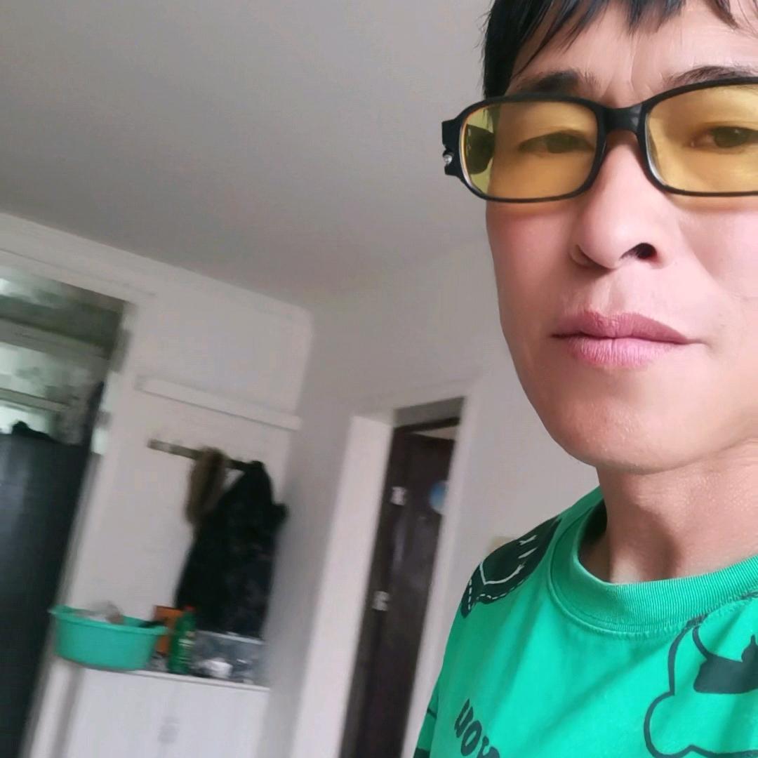 云南来新疆单身哥