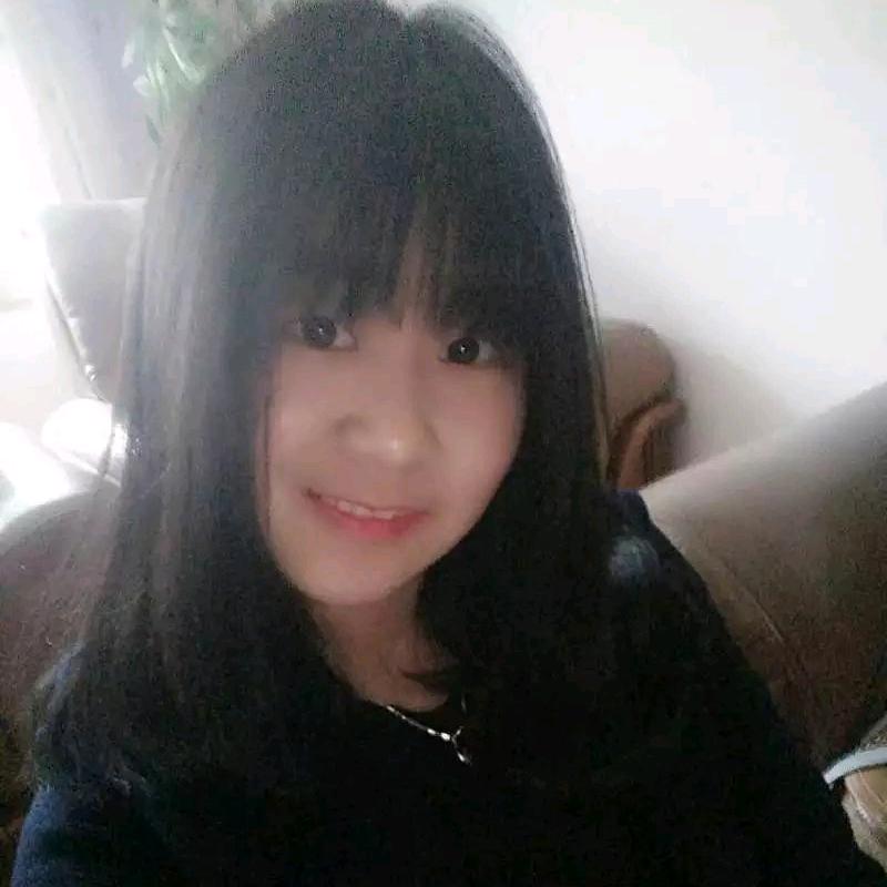 草莓上的蛋糕。