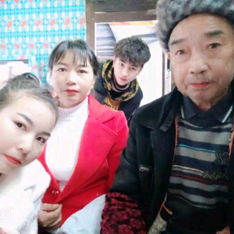 工地搬砖贵州妹，