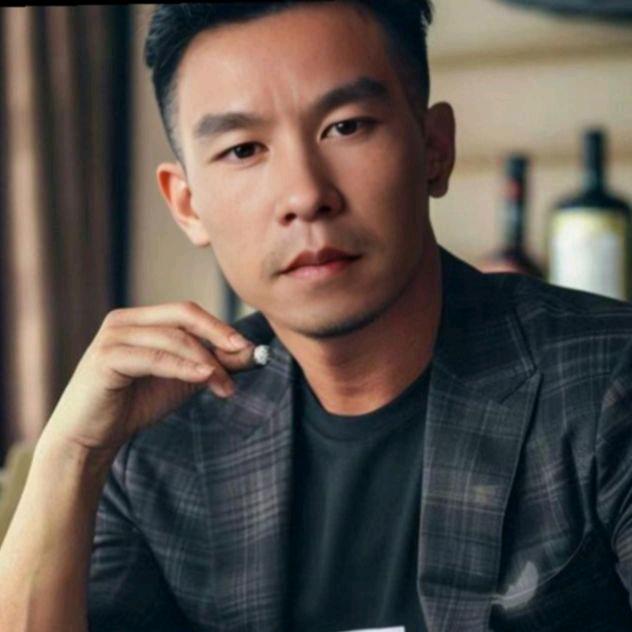 🕊狼王🕊󰠇󰋂