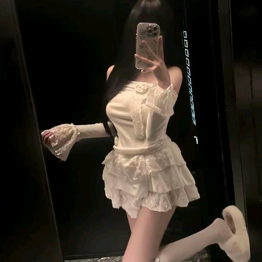 IU