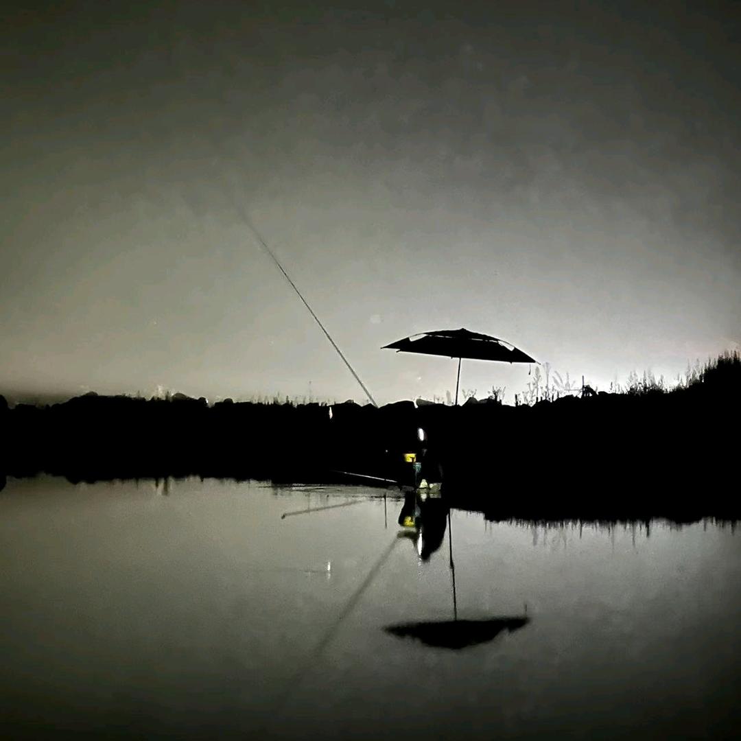 一个爱钓鱼的鱼贩子