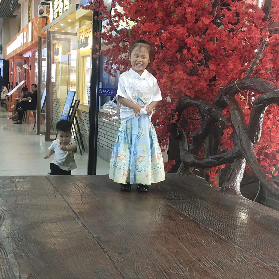 单亲爸爸，小张