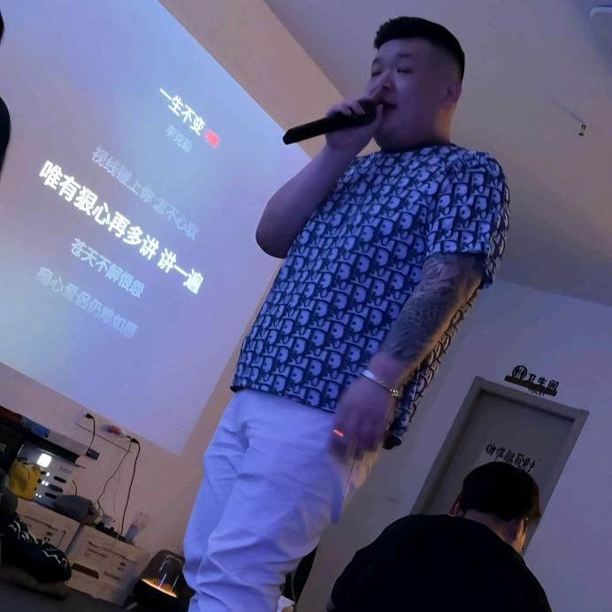 张万福.