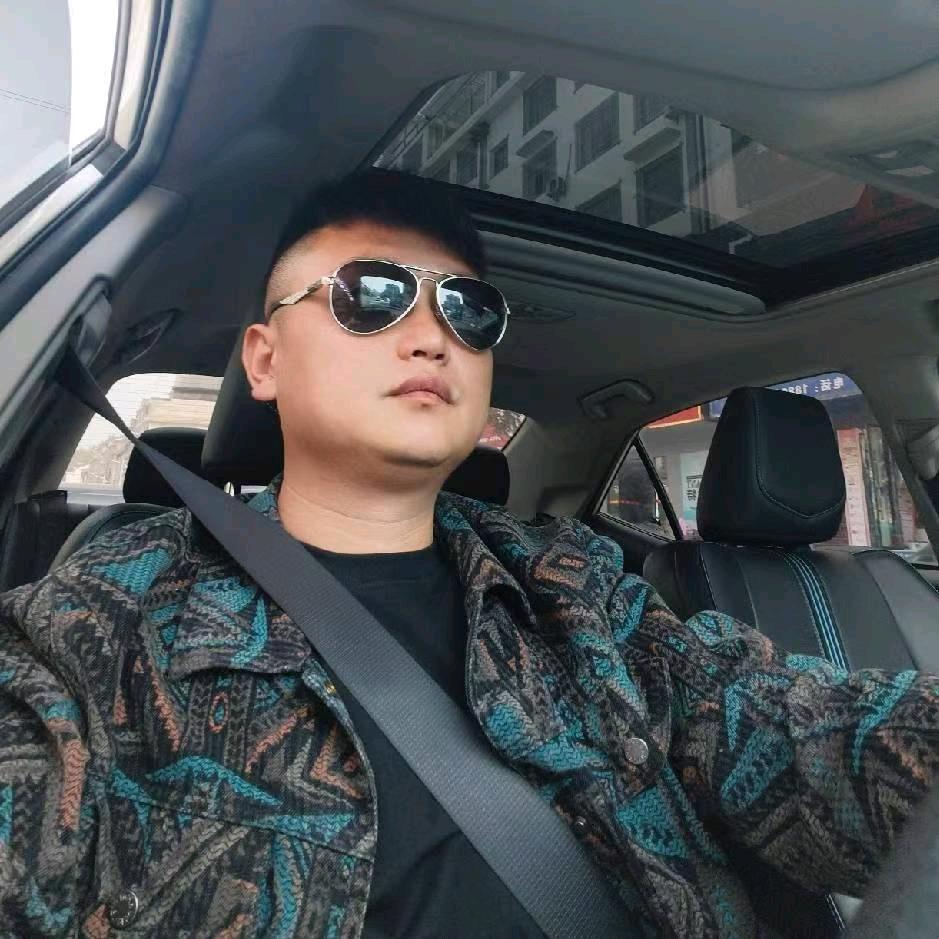 宏鑫二手车许彬