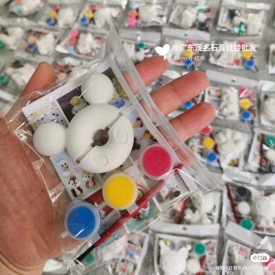 广东茂名石膏娃娃