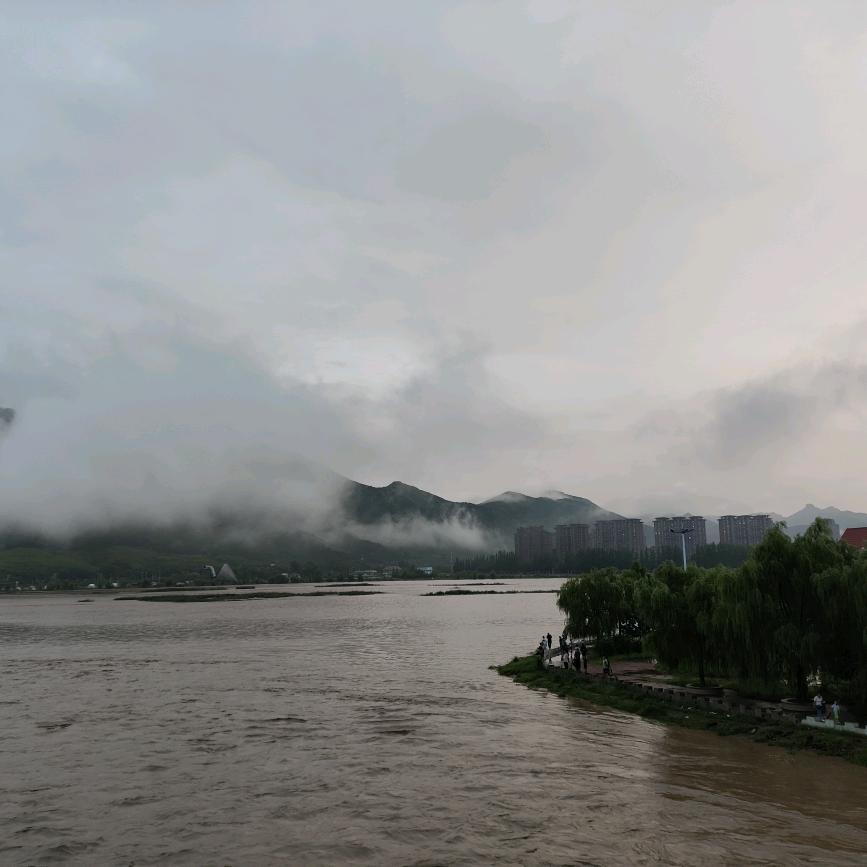 汤姆克鲁玉