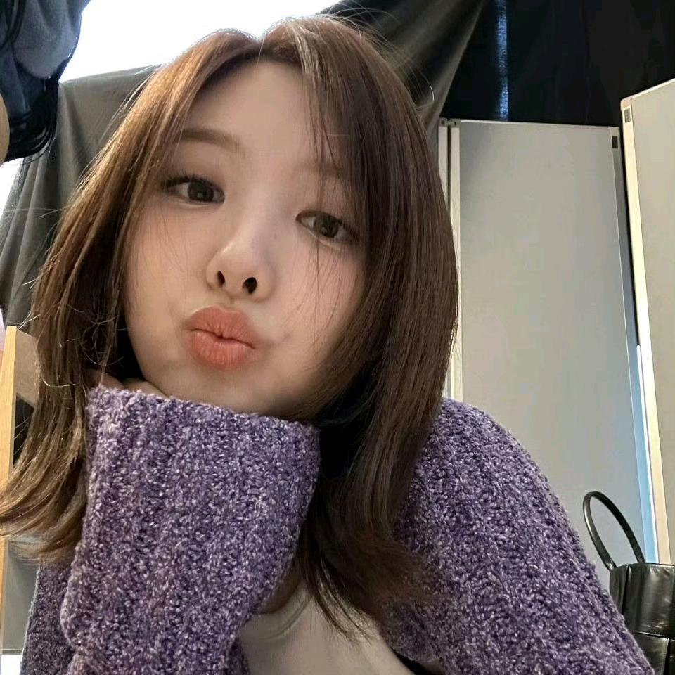 一口能吃四个泡芙