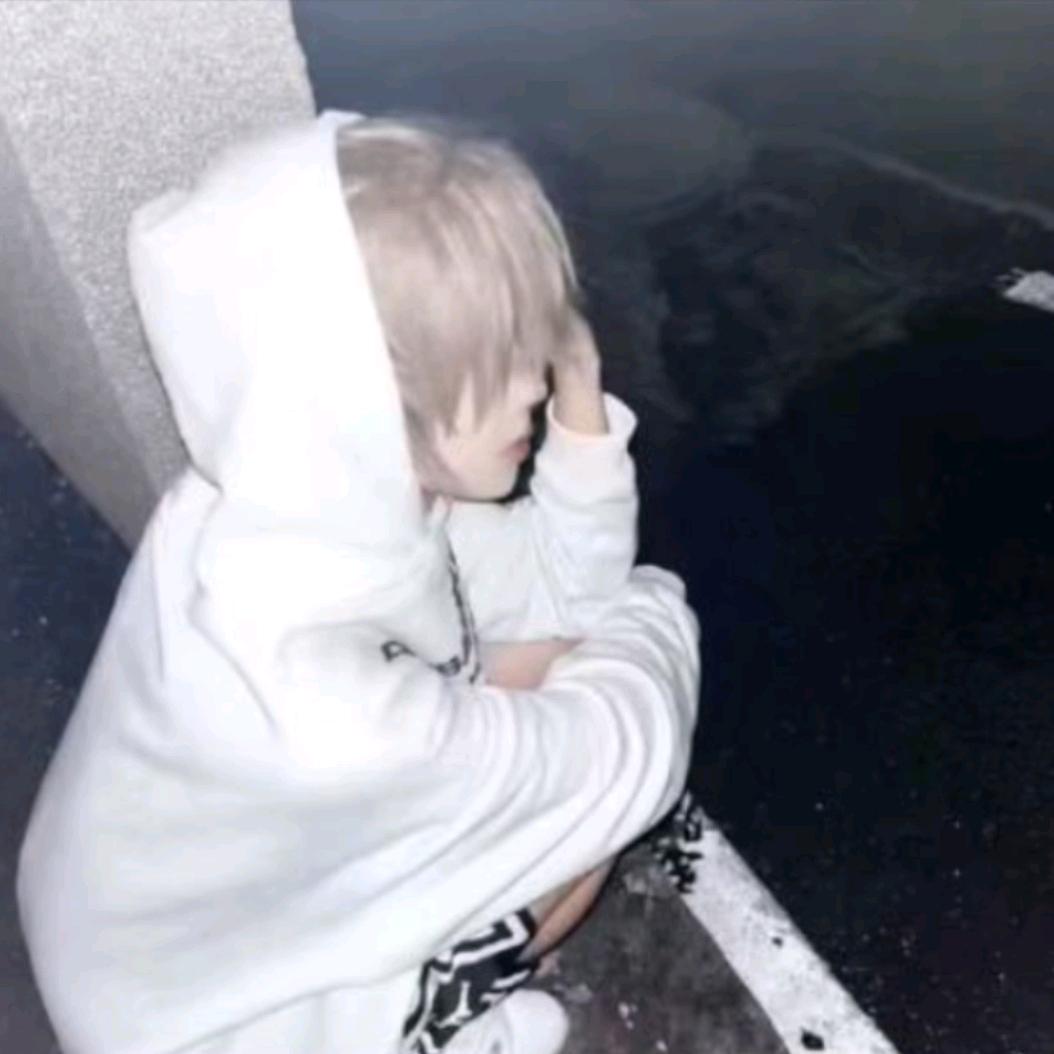 ╭（╯秋╰）╮