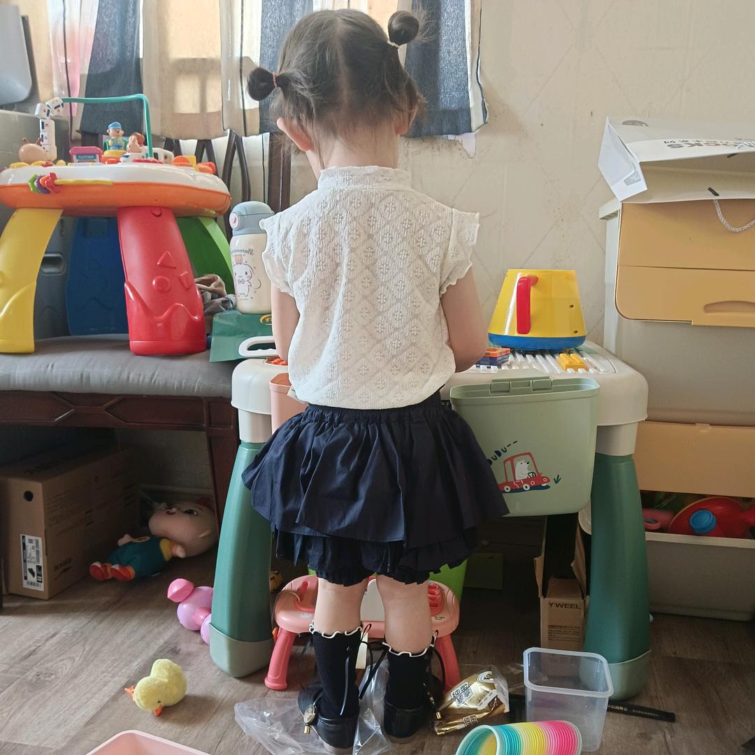 爱赖床的小菇凉