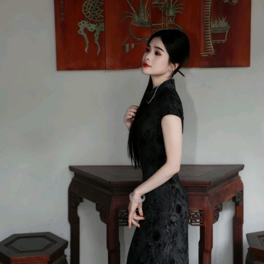 晚夜微雨问海棠