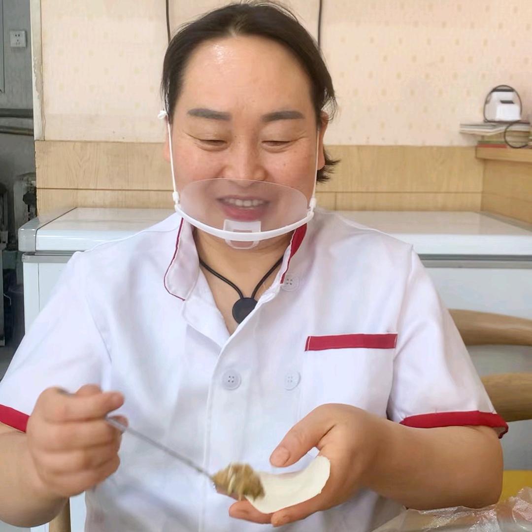 现包饺子庞艳艳
