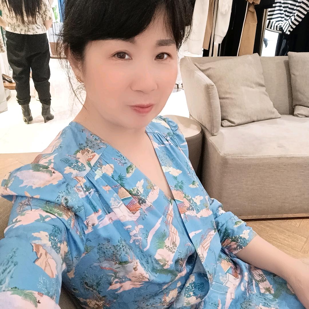 日落西山映金沙