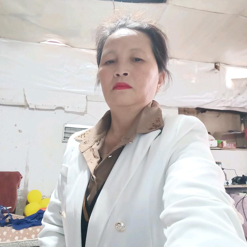 黄如珍，