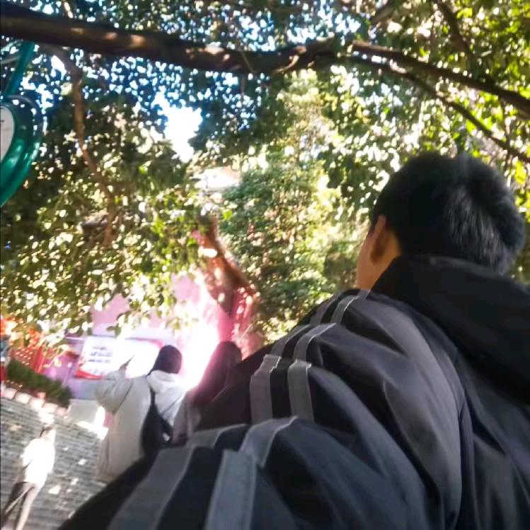 熟悉的陌生人…