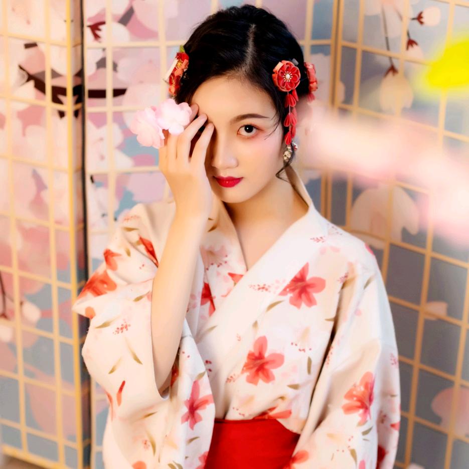 露西😀