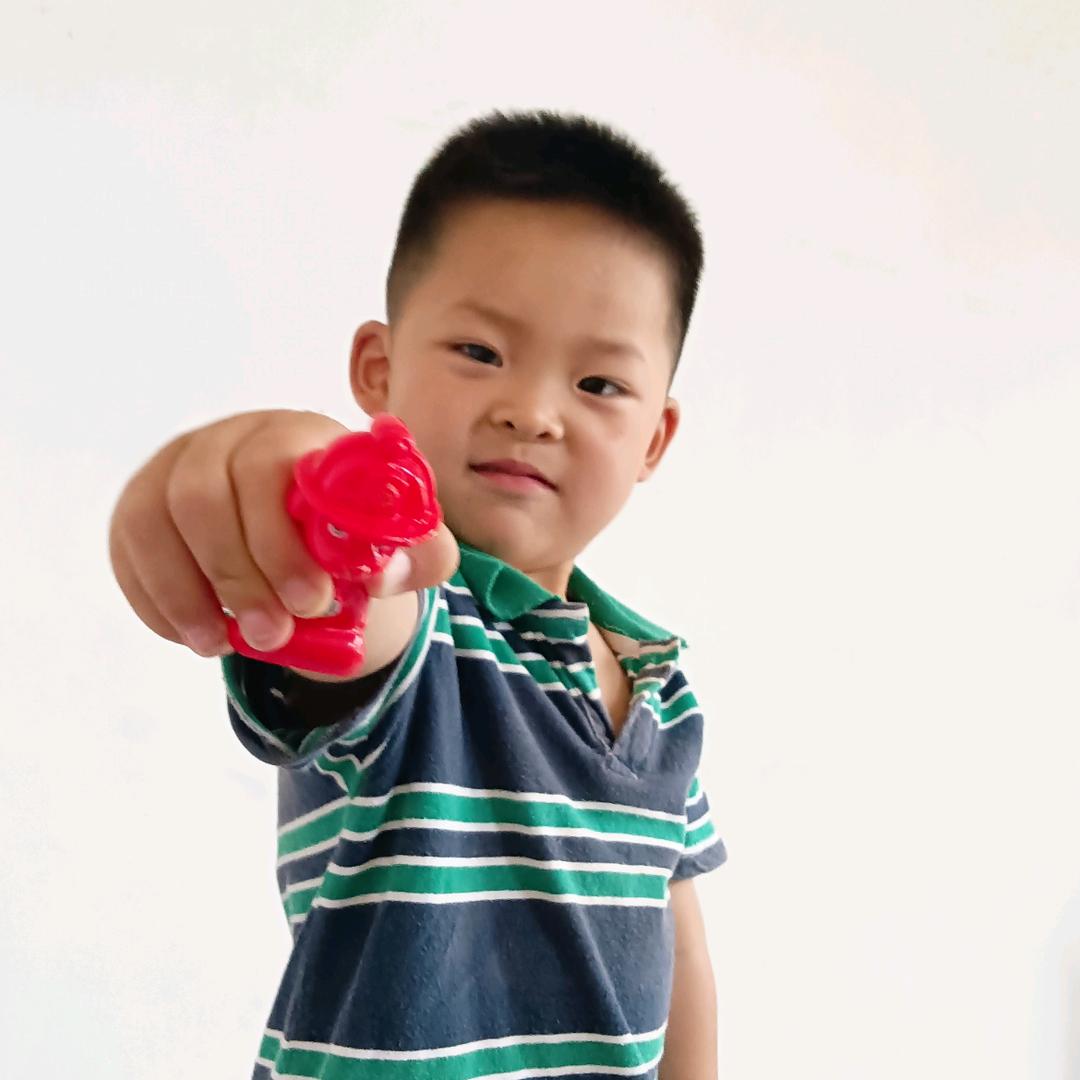 芹一心向善，发愿让所有人离苦德乐！