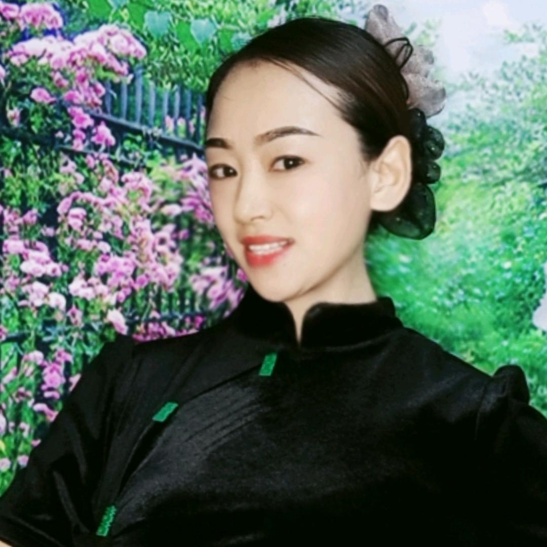 重生花《穿搭在橱窗》