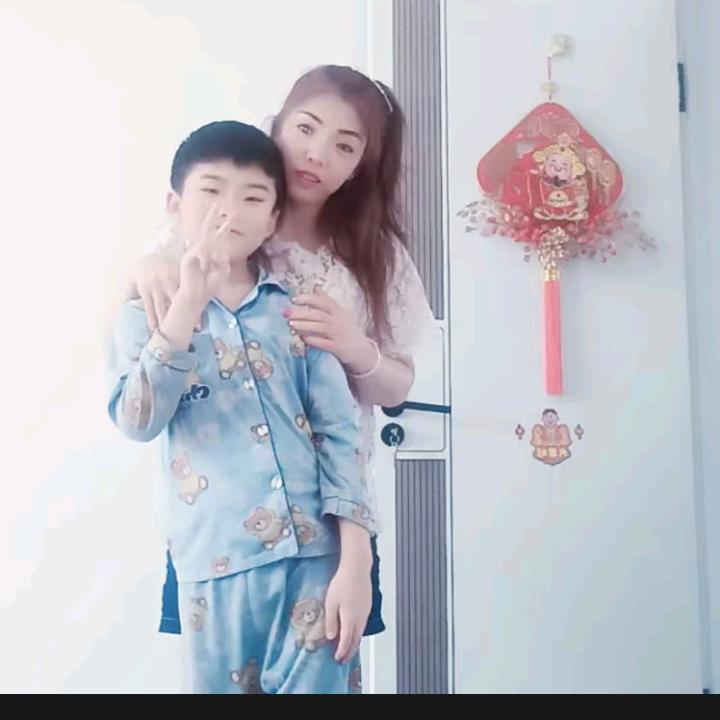 快乐宝贝🥰🥰🥰🥰