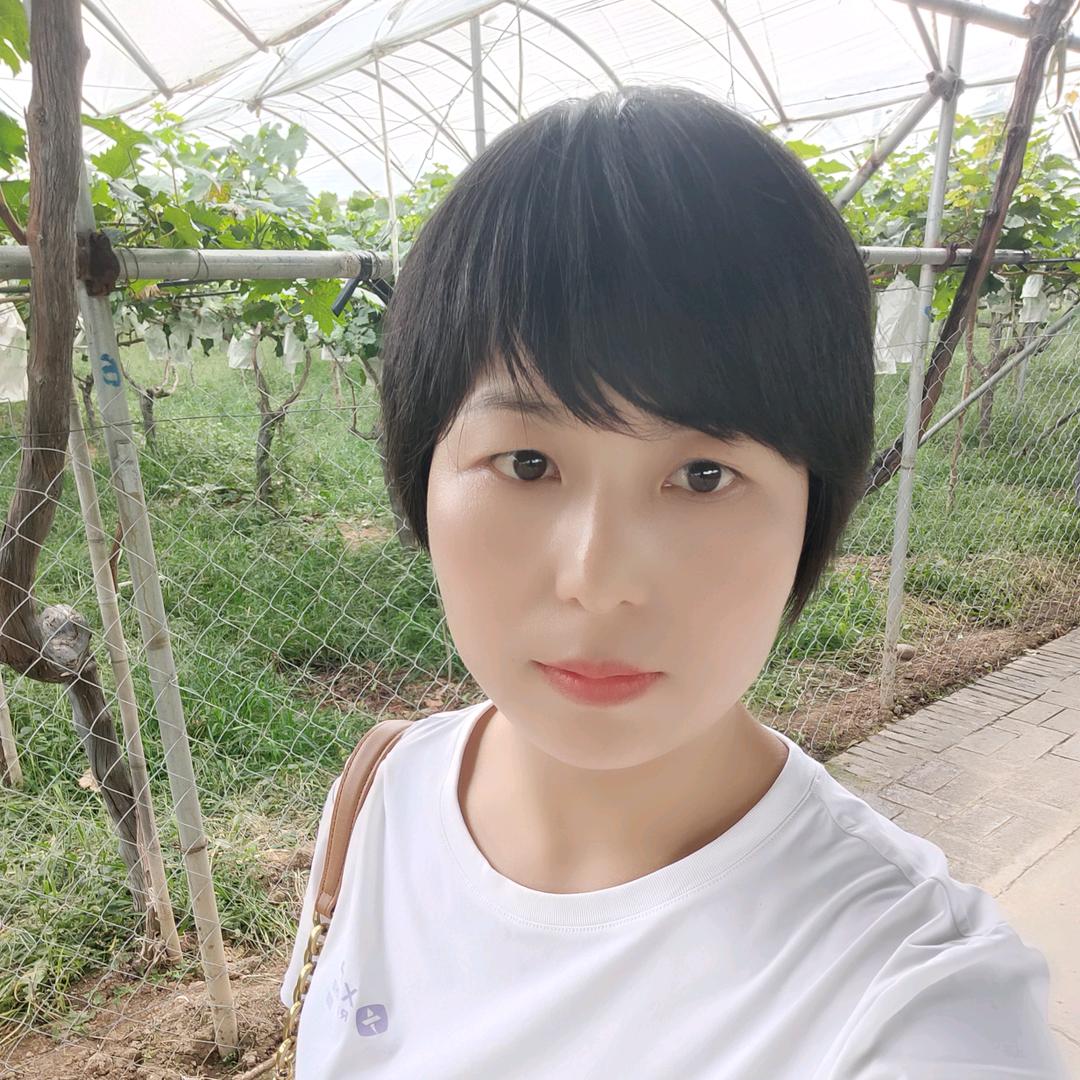 贾荣荣