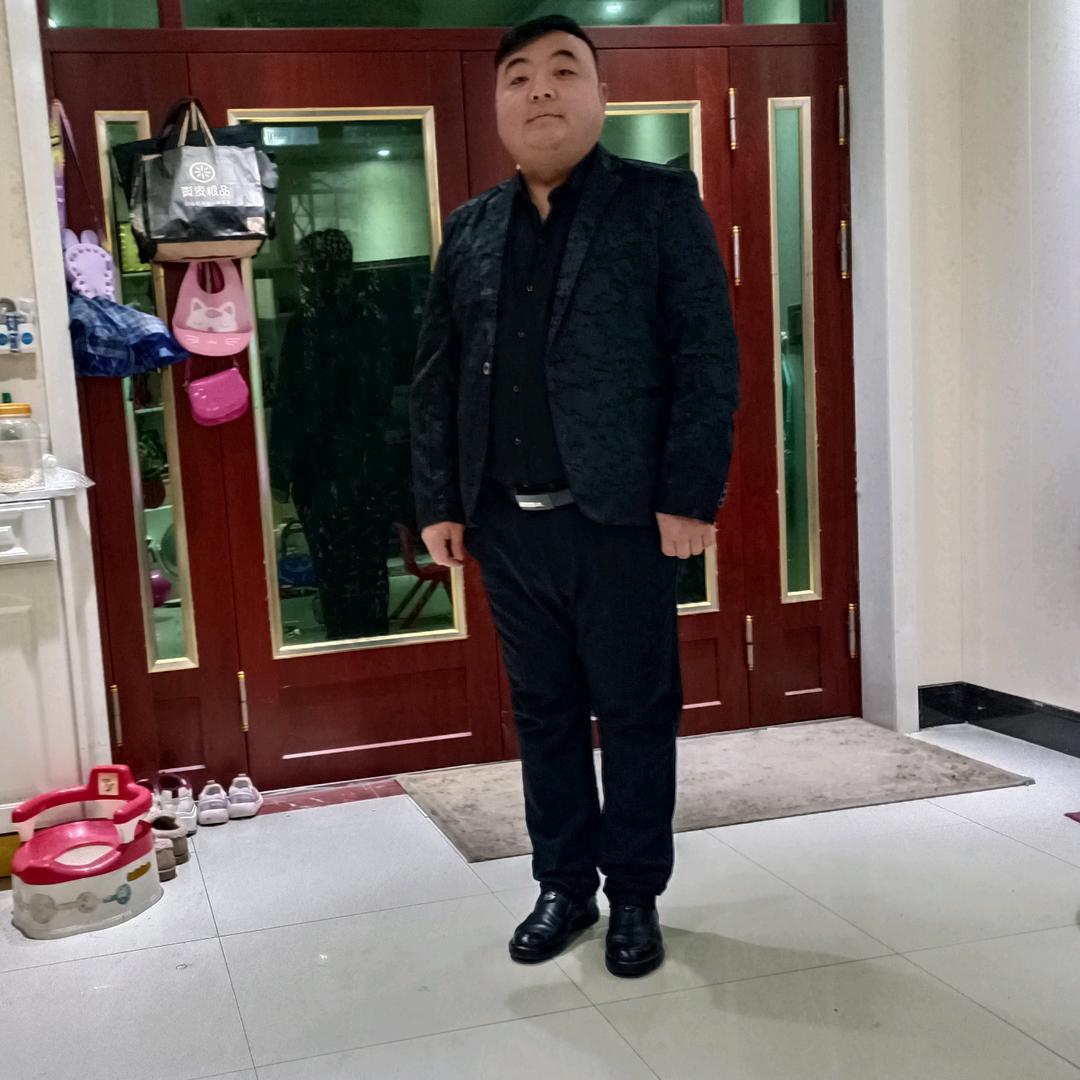 爱跳舞\爱唱歌\的快乐肥仔🌹🌹🎤