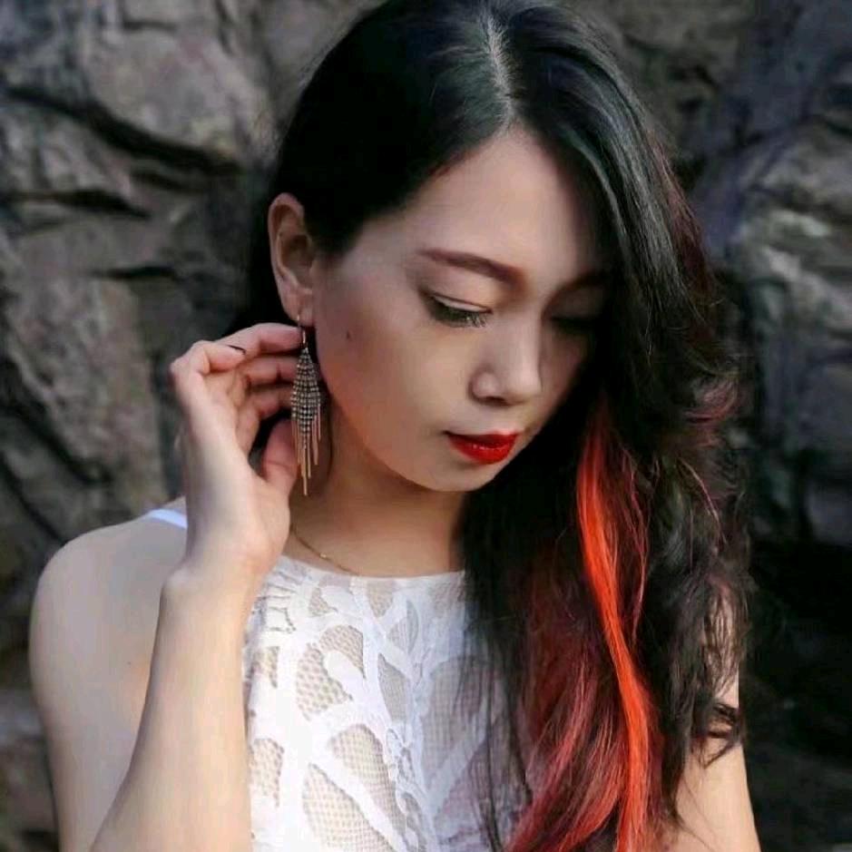 依依💃