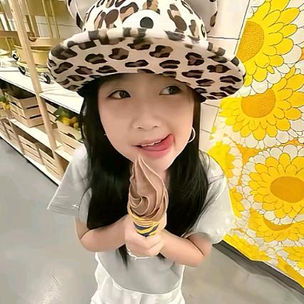 小美.