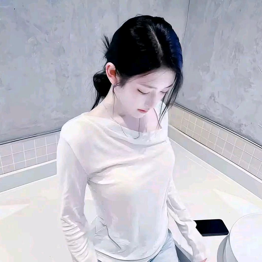 欧  尼.