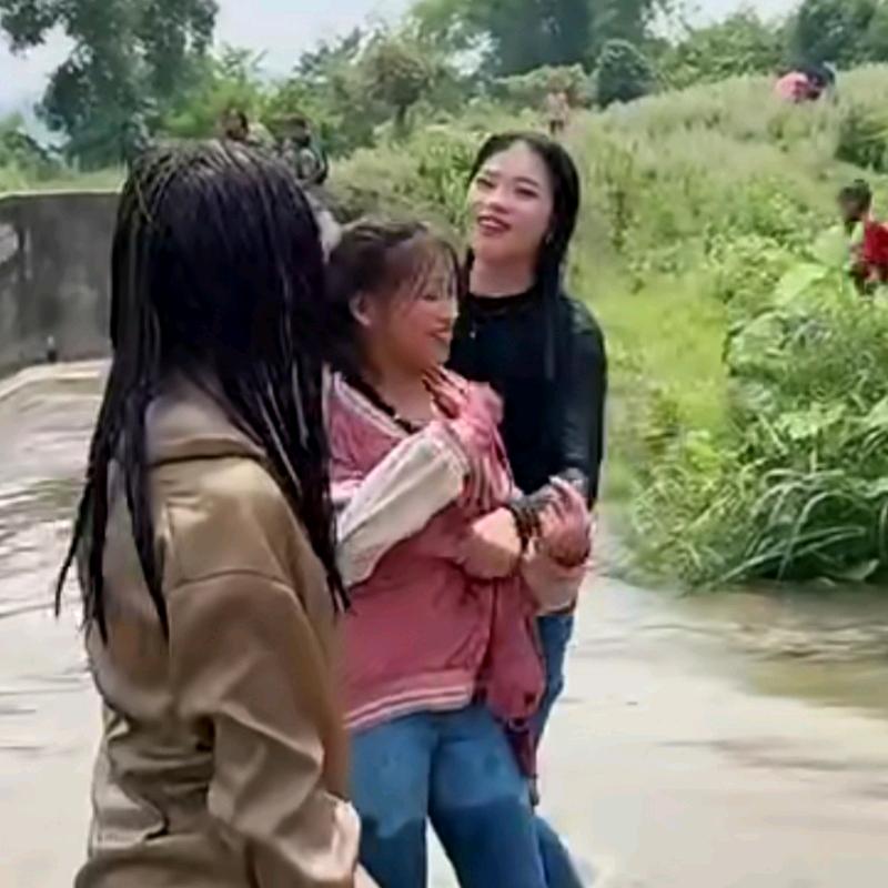 乡村丑妹
