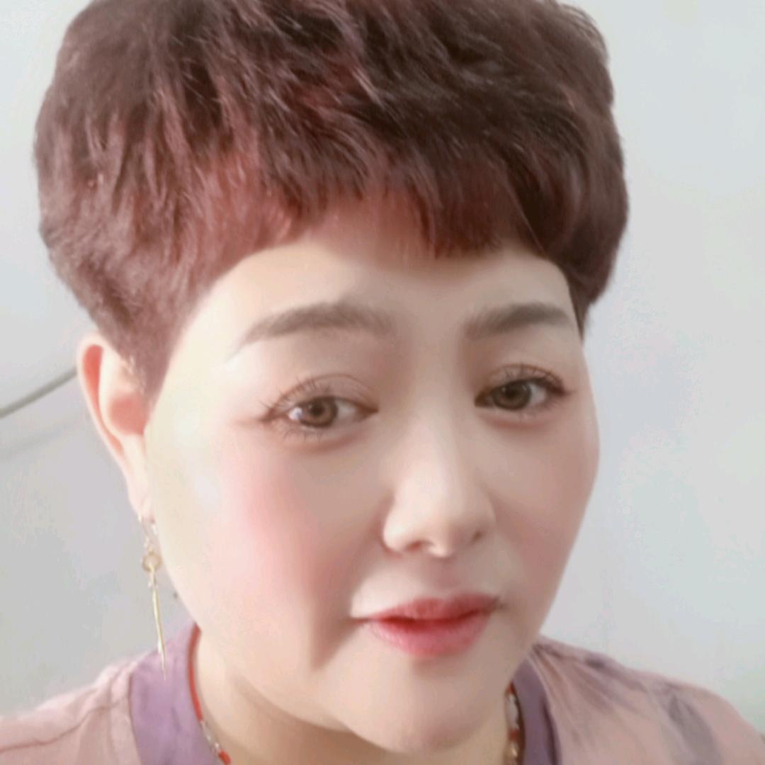 甜姐晚上7点半左右开播