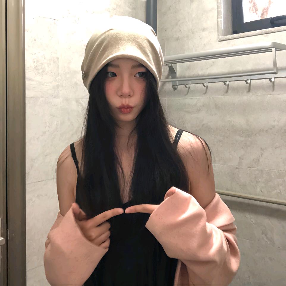 甜甜喜欢看vr视频